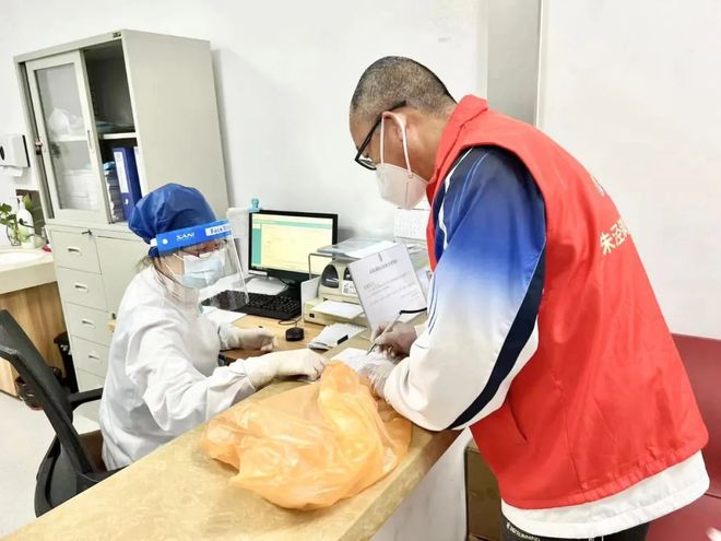 24小时高价回收医保(24小时高价回收医保医保套出)